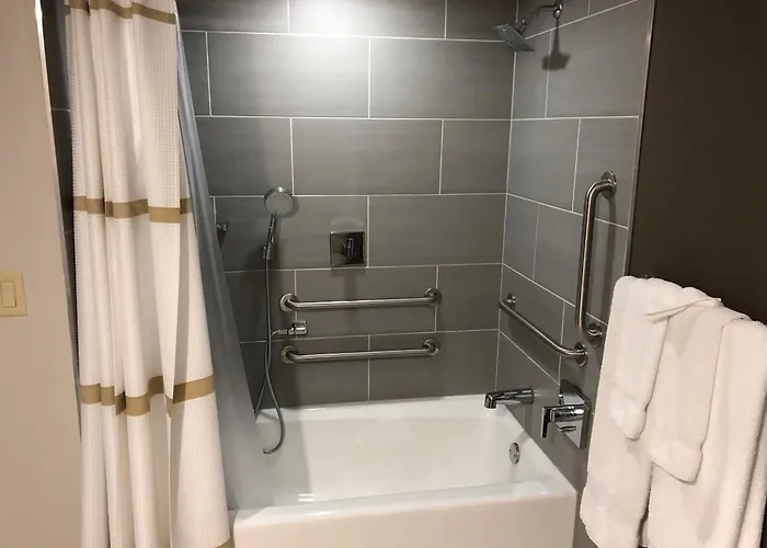 Marriott Airport Hotel 4*