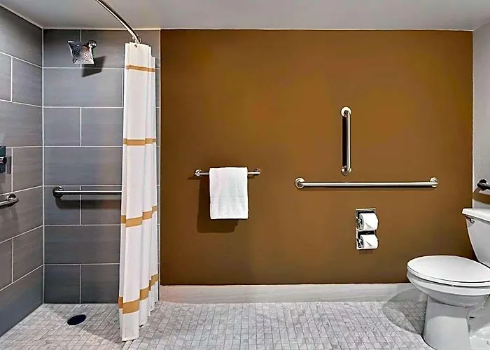 Marriott Airport 4*