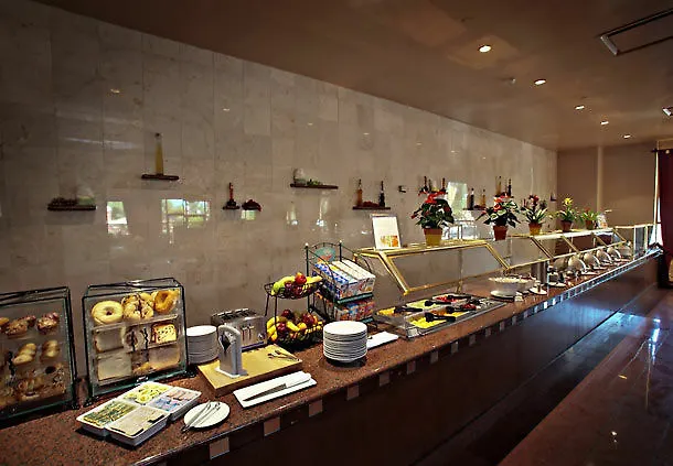 Hotel Marriott Airport 4*